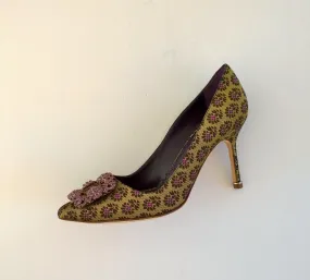 Manolo Blahnik Hangisi Brocade Heels Amethyst Rhinestone Buckle Shoes